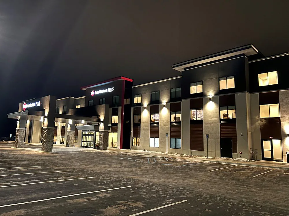 Best Western Exterior at night